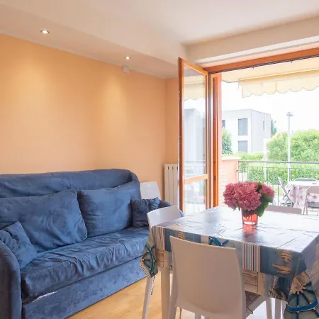 Apartment Oscar By Interhome Sirmione